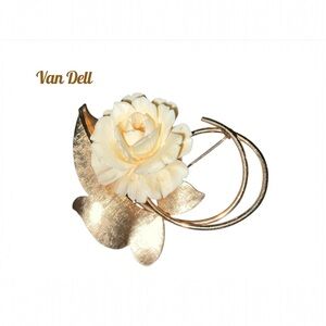 Van Dell 1/20 12KGF Ivory Colored Flower With Gold Toned Metal Brooch Pin Vtg